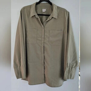 CHICO'S WOMEN SIZE  4 OLIVE GREEN SHIRT
